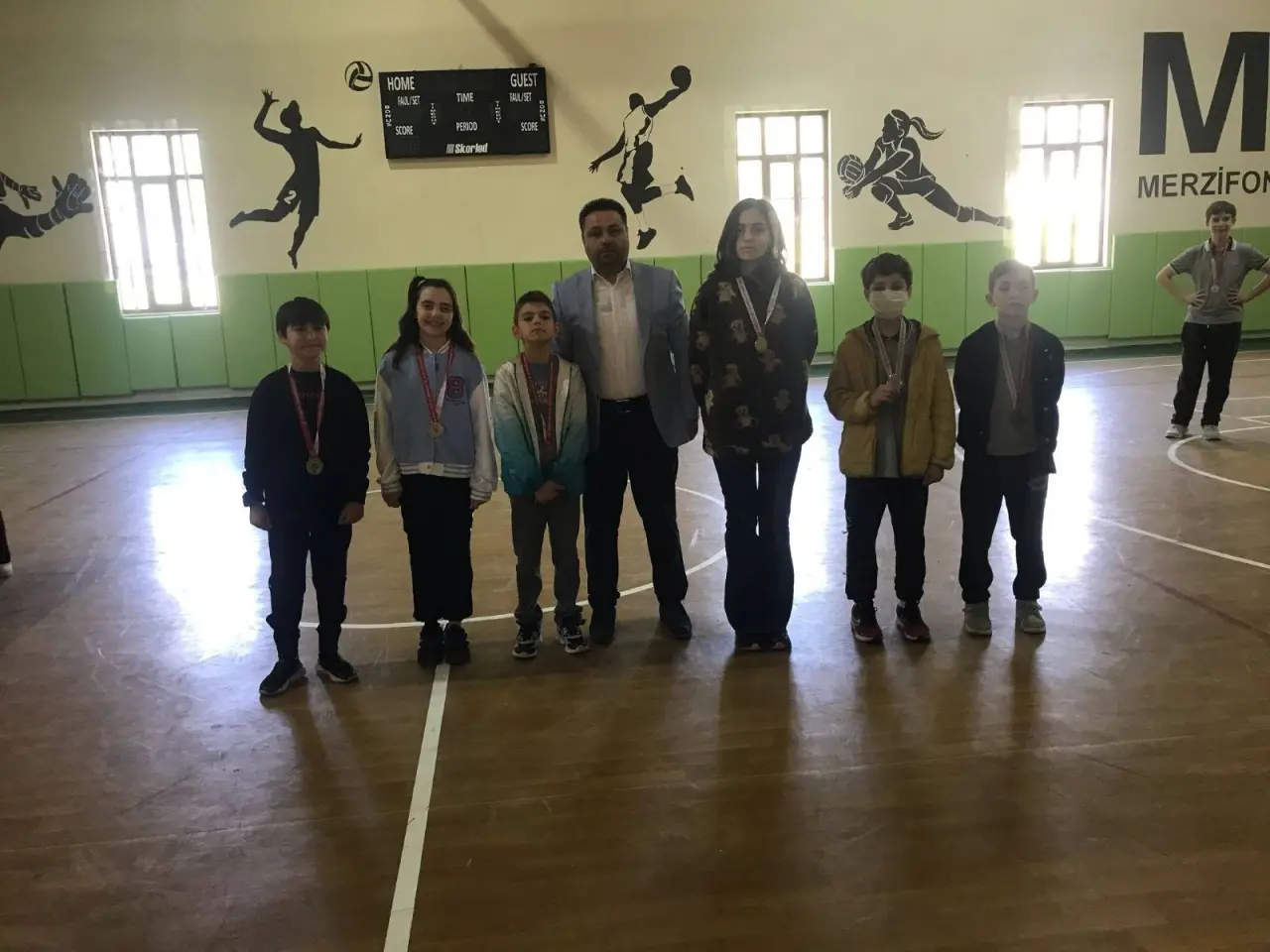 Merzifon’da Zeka Oyunlarıyla Büyüleyen Öğrenciler Ödüllerini Aldı 3