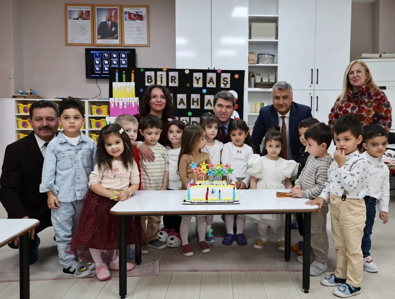 Vali Önder Bakan’dan Minik Öğrencilere Ziyaret: Eğitim Faaliyetlerini Yerinde İnceledi 1
