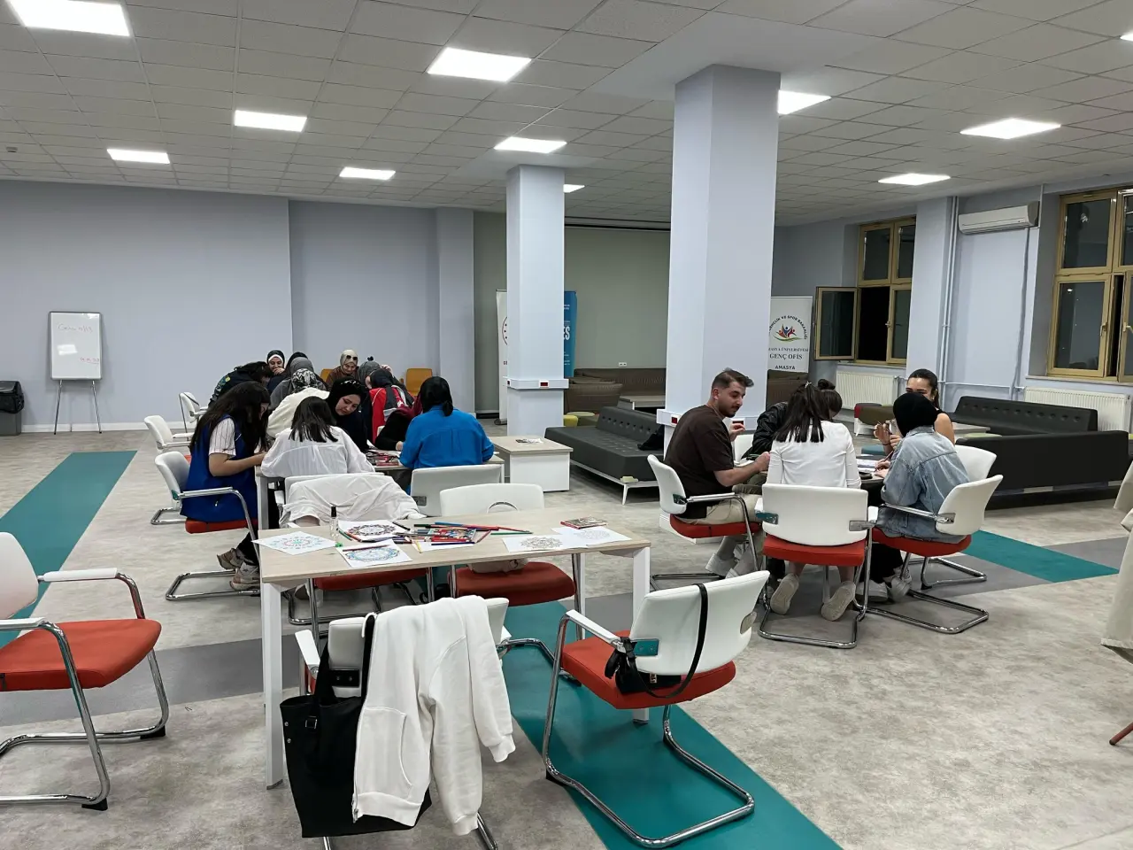 Amasya’da Gençler Mandala ile Renkleri Konuşturdu 5