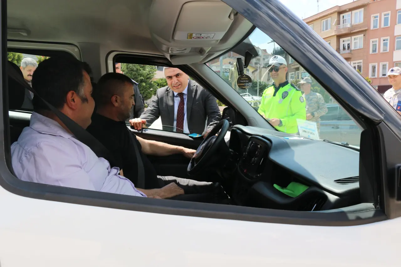 Merzifon’da Trafik Haftası Etkinliğinde Güvenlik Mesajları Verildi 2