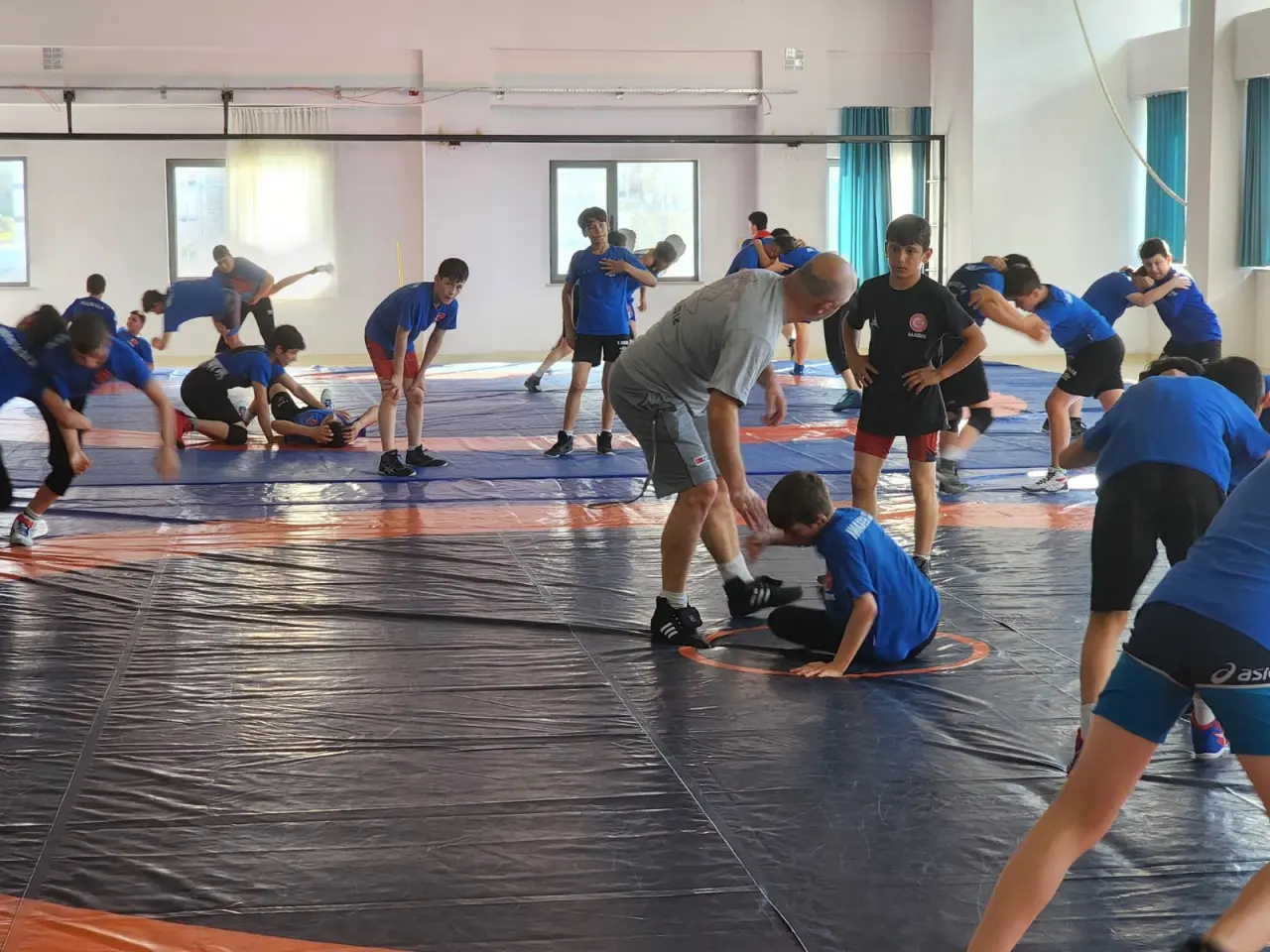 Gençlik ve Spor İl Müdürü Osman Ercan, Sporcu Eğitim Merkezi Sporcularıyla Buluştu 4