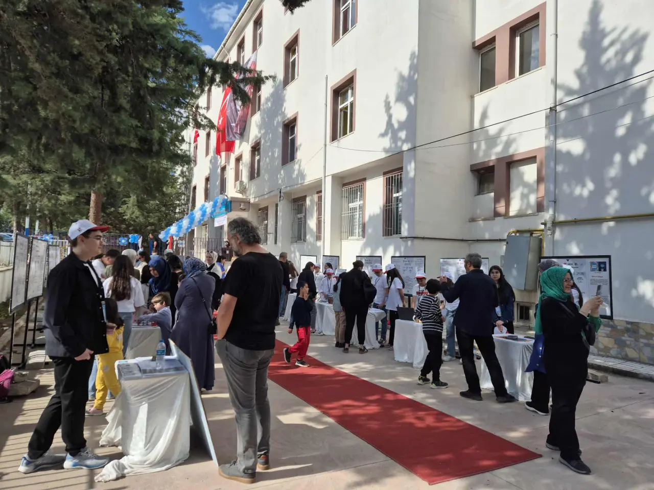 Merzifon Atatürk BİLSEM’de TÜBİTAK 4006 Bilim Fuarı Büyük İlgi Gördü 4