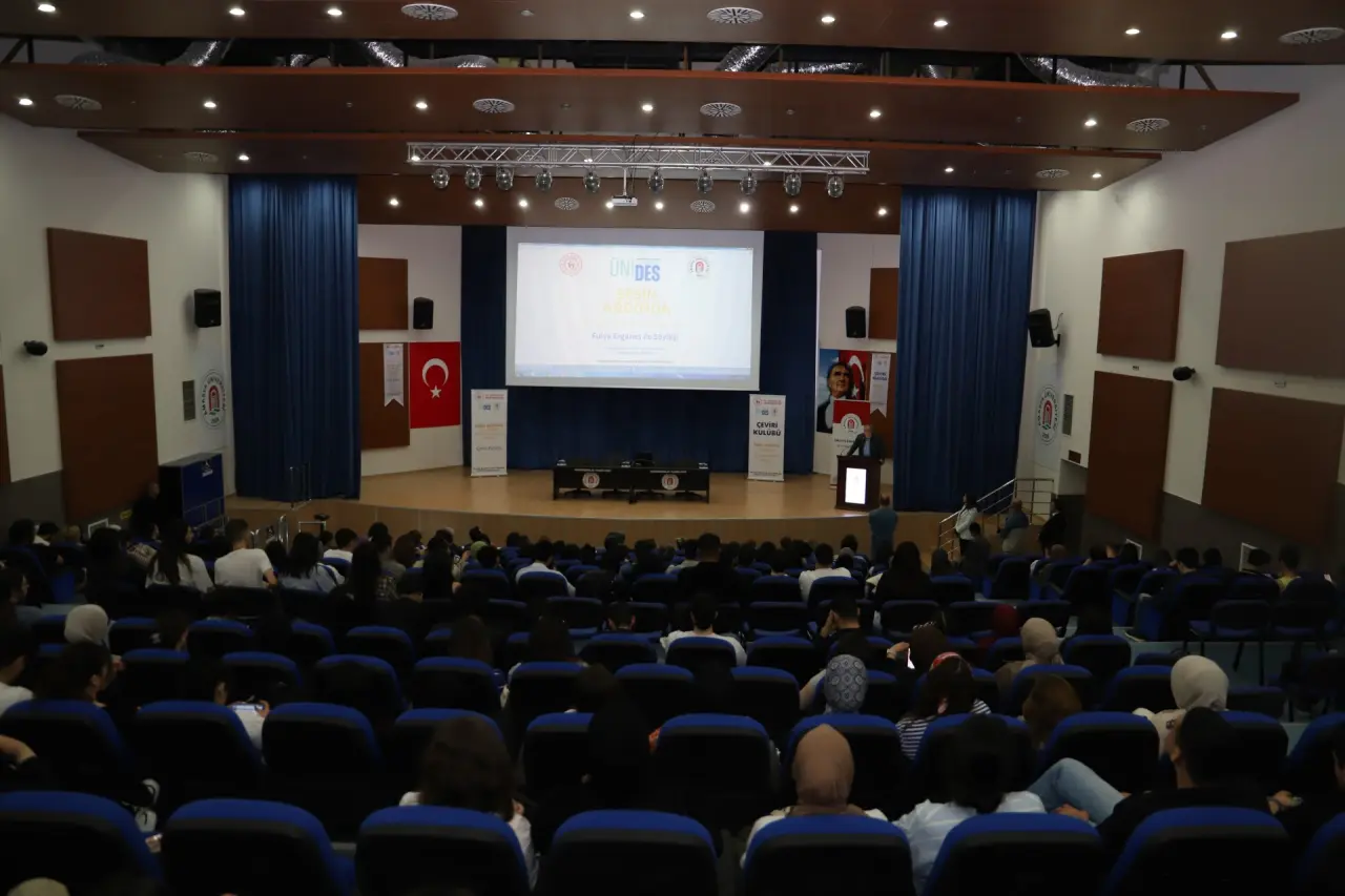 Sesin Gücüyle Yolculuk: Amasya Üniversitesi’nde Fulya Ergüneş ile İlham Veren Söyleşi 4