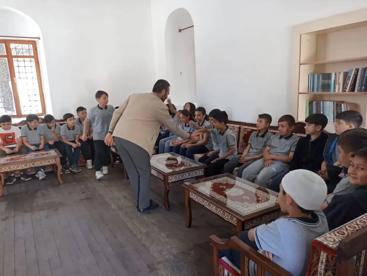 Merzifon’da Cami ve Medrese Gezisine Yoğun İlgi 2