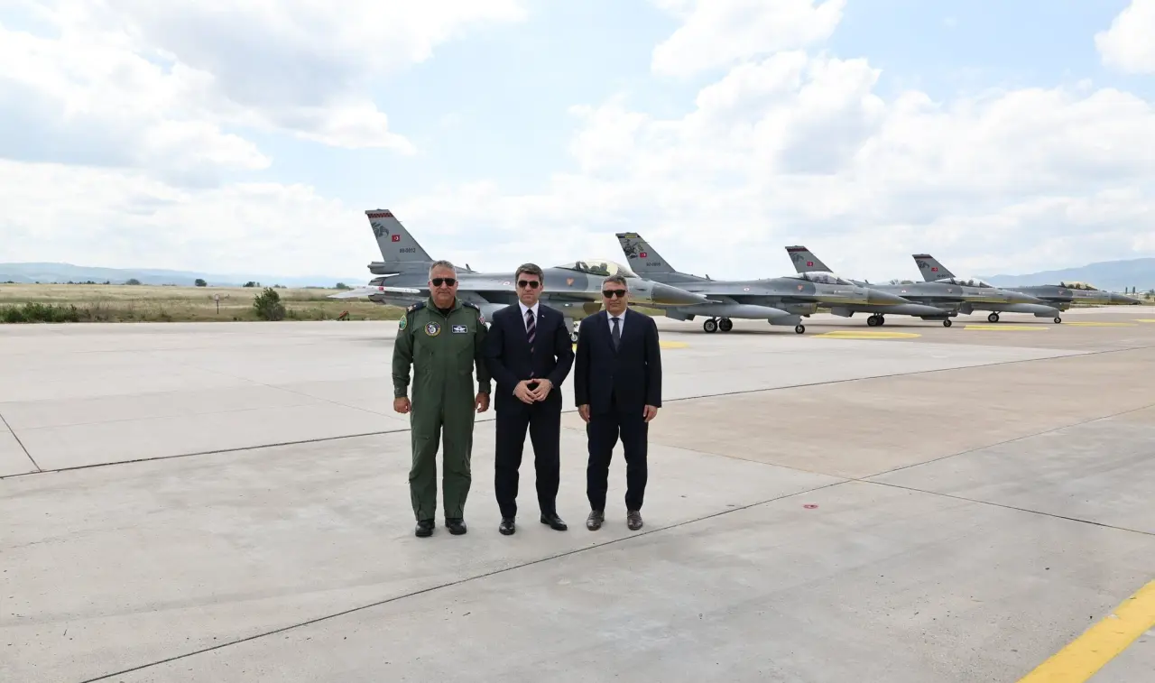 Amasya Valisi Önder Bakan’dan 5. Ana Jet Üs Komutanlığı’na Ziyaret 1