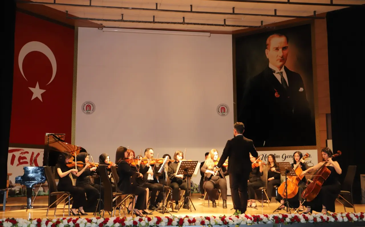 Amasya Üniversitesi’nde Çoksesli Koro ve Orkestra Konseri Düzenlendi 2