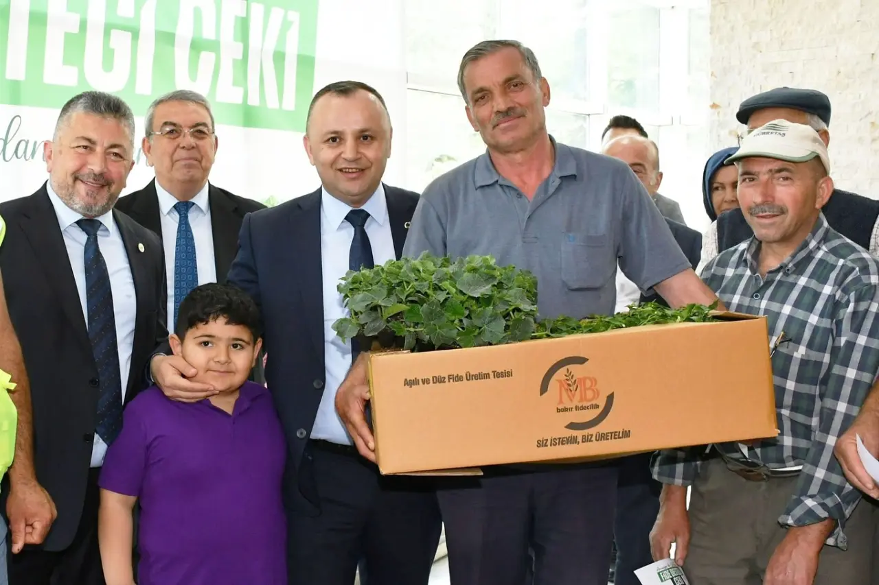 Amasya Belediyesi’nden Üreticiye Can Suyu: Fide Desteği Dağıtıldı 2