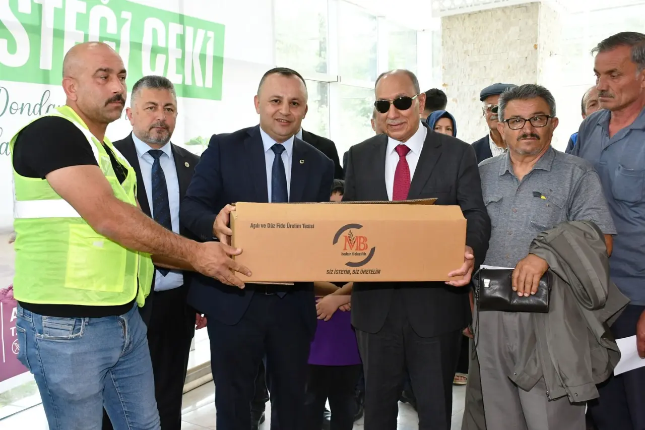 Amasya Belediyesi’nden Üreticiye Can Suyu: Fide Desteği Dağıtıldı 4