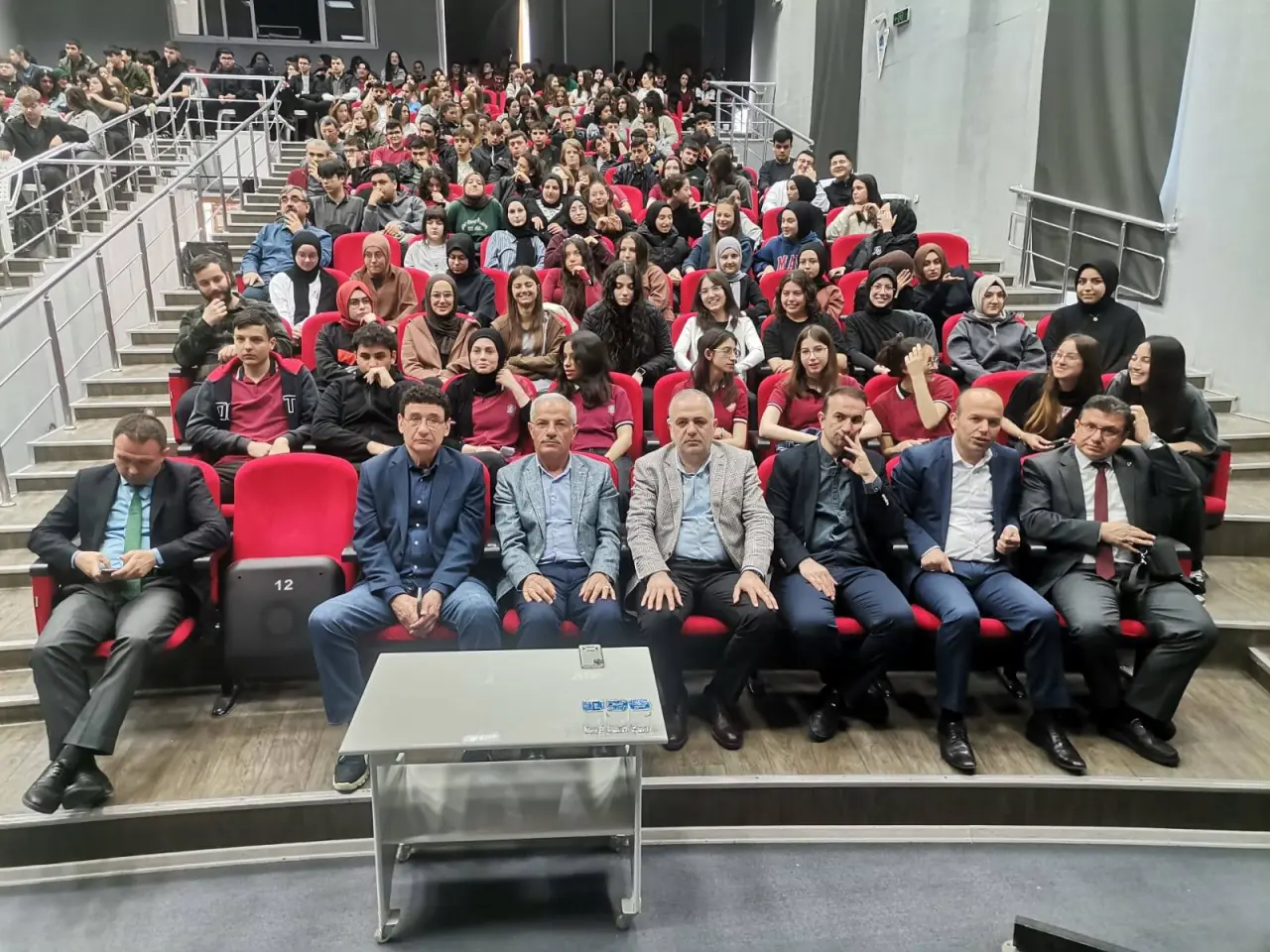 Süleyman Beledioğlu Merzifon’da Öğrencilerle Buluştu 4