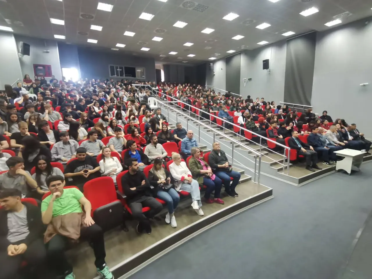 Süleyman Beledioğlu Merzifon’da Öğrencilerle Buluştu 3