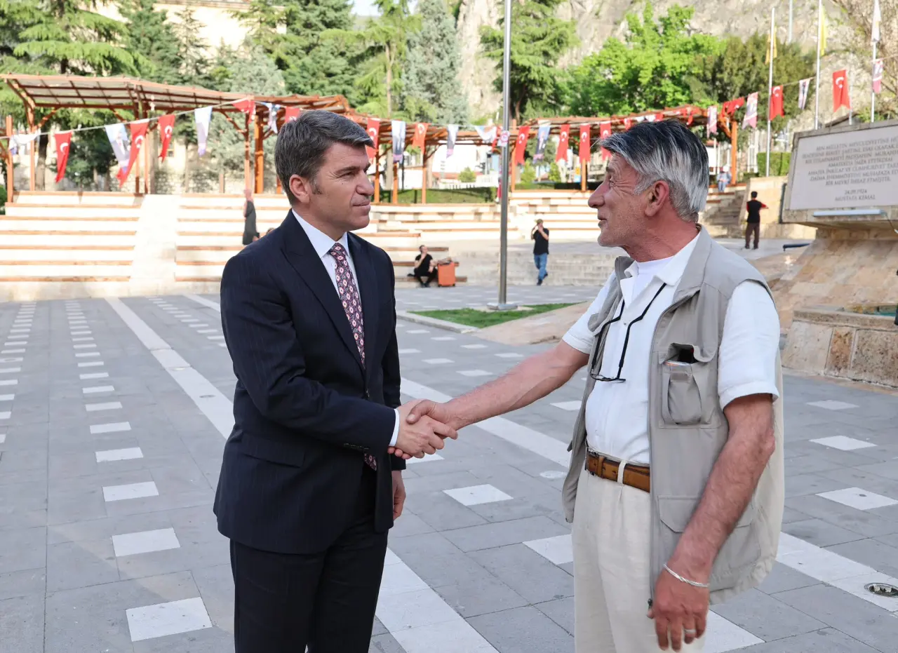 Vali Önder Bakan Amasya Sokaklarında Vatandaşla Buluştu 3