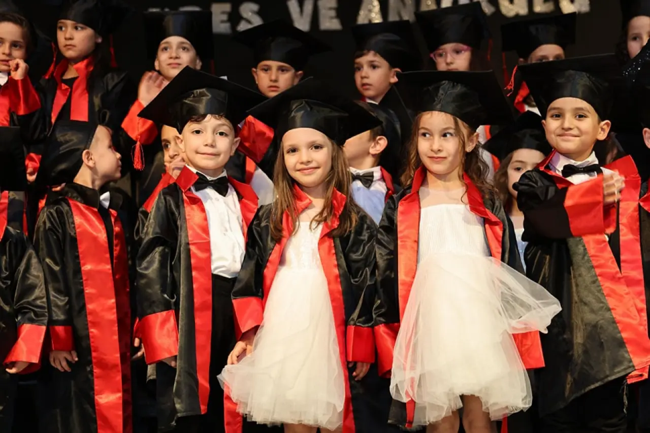 Merzifon Ana Kucağı Kreş ve Anaokulu’nda Renkli Mezuniyet Coşkusu 3