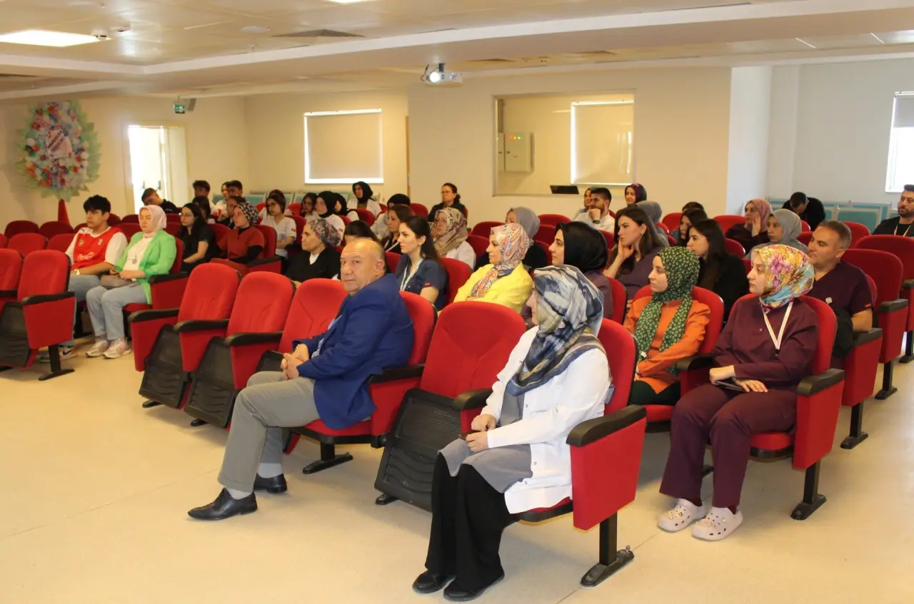 Suluova Devlet Hastanesi Personeline Hayat Kurtaran CPR Eğitimi 2