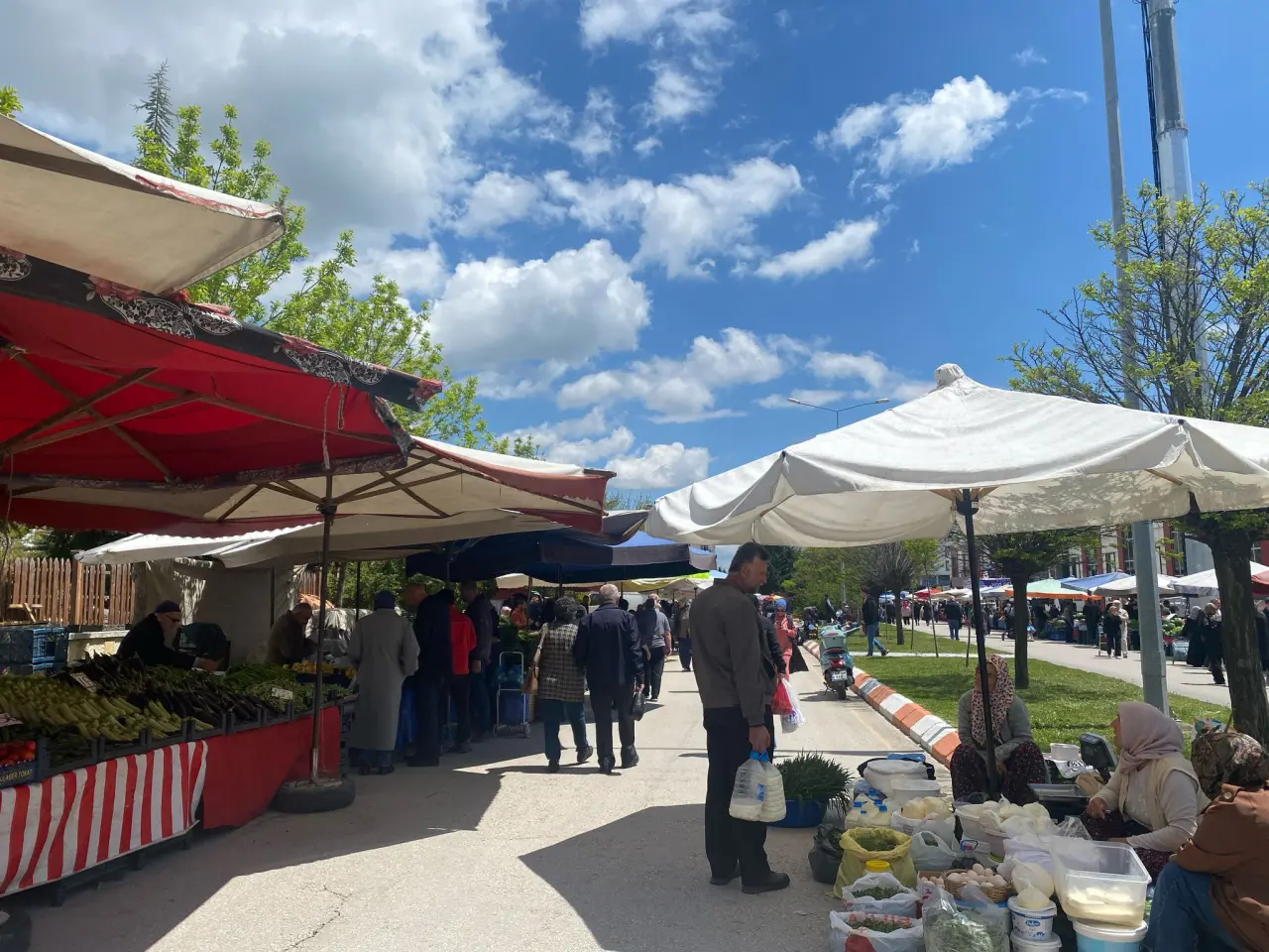 Merzifon Perşembe Pazarı’nda Fiyatlar Düştü, Vatandaş Pazara Akın Etti! 2