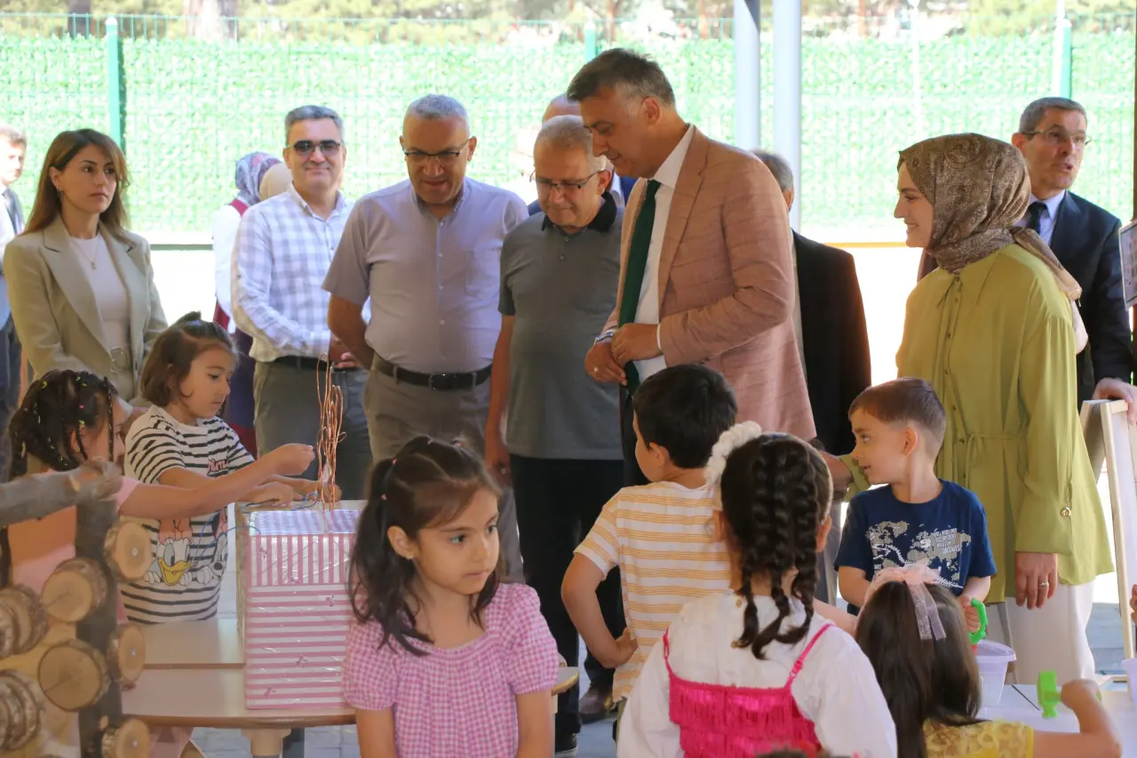 Amasya’da Açık Hava Sınıfı Açıldı: Minikler Doğayla İç İçe Öğreniyor 3
