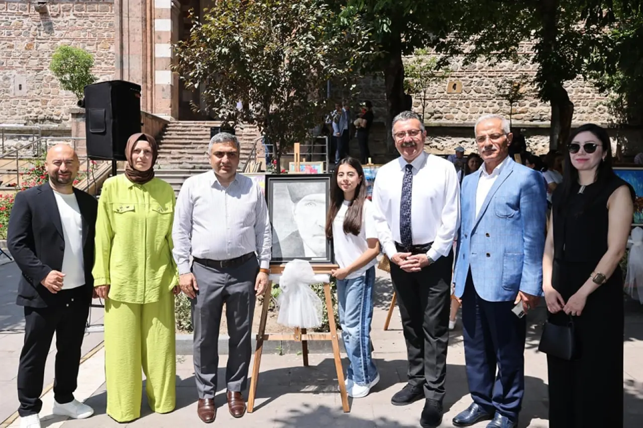 BİLSEM’den Sanat Dolu Yıl Sonu Sergisi: Öğrencilerden Göz Dolduran Eserler 5