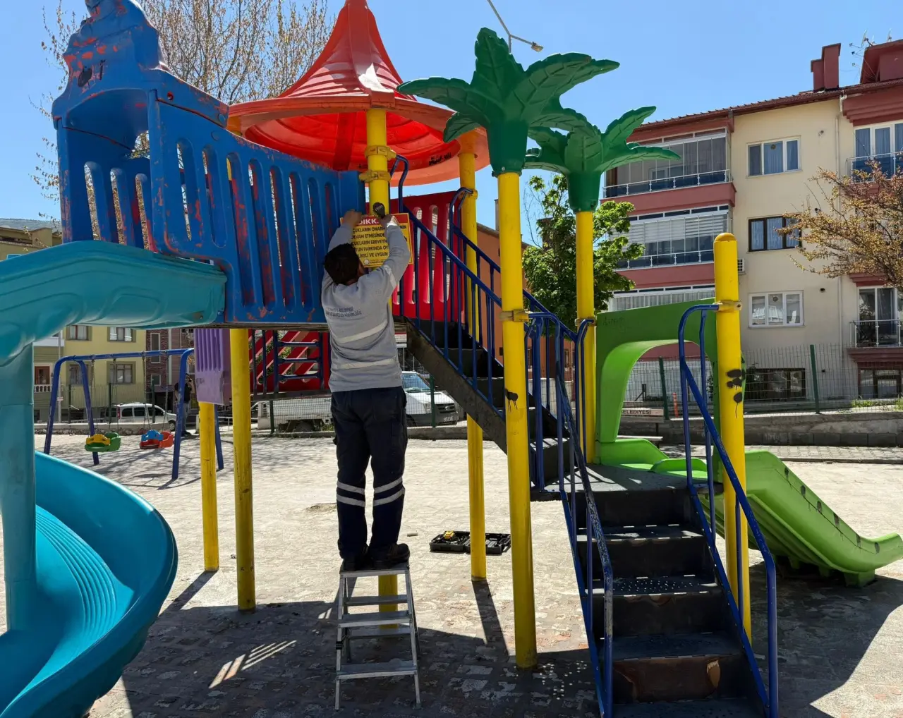 Amasya Belediyesi’nden Parklarda Yenileme Hamlesi: Çocuklar İçin Daha Güvenli Oyun Alanları 1