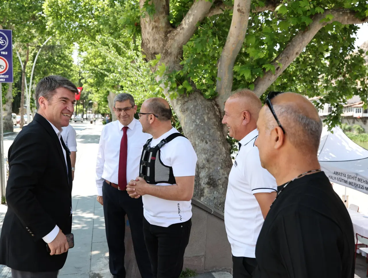 Vali Önder Bakan Amasya’da Esnaf ve Vatandaşlarla Buluştu 2