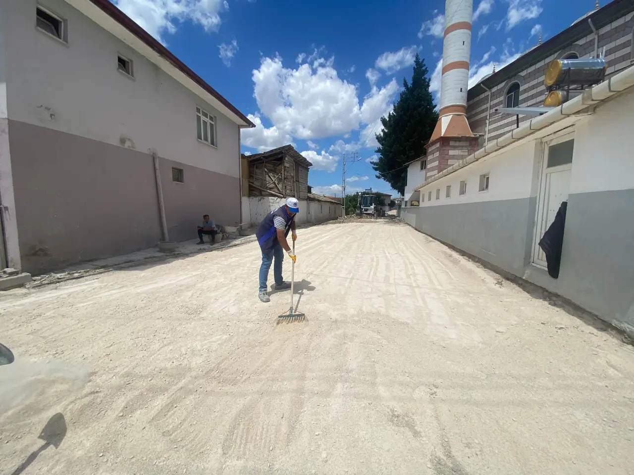 Suluova Belediyesi, Yenidoğan Mahallesi Bayram Sokak’ta Kilit Parke Yenileme Çalışması Başlattı 4