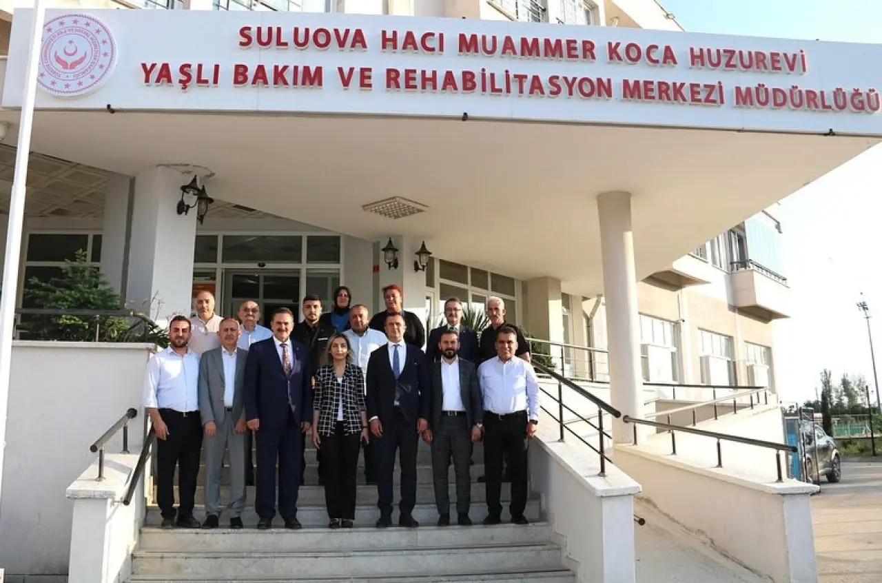 Milletvekili Haluk İpek’ten Bayramda Anlamlı Ziyaret: Huzurevindeki Büyüklerle Buluştu 3
