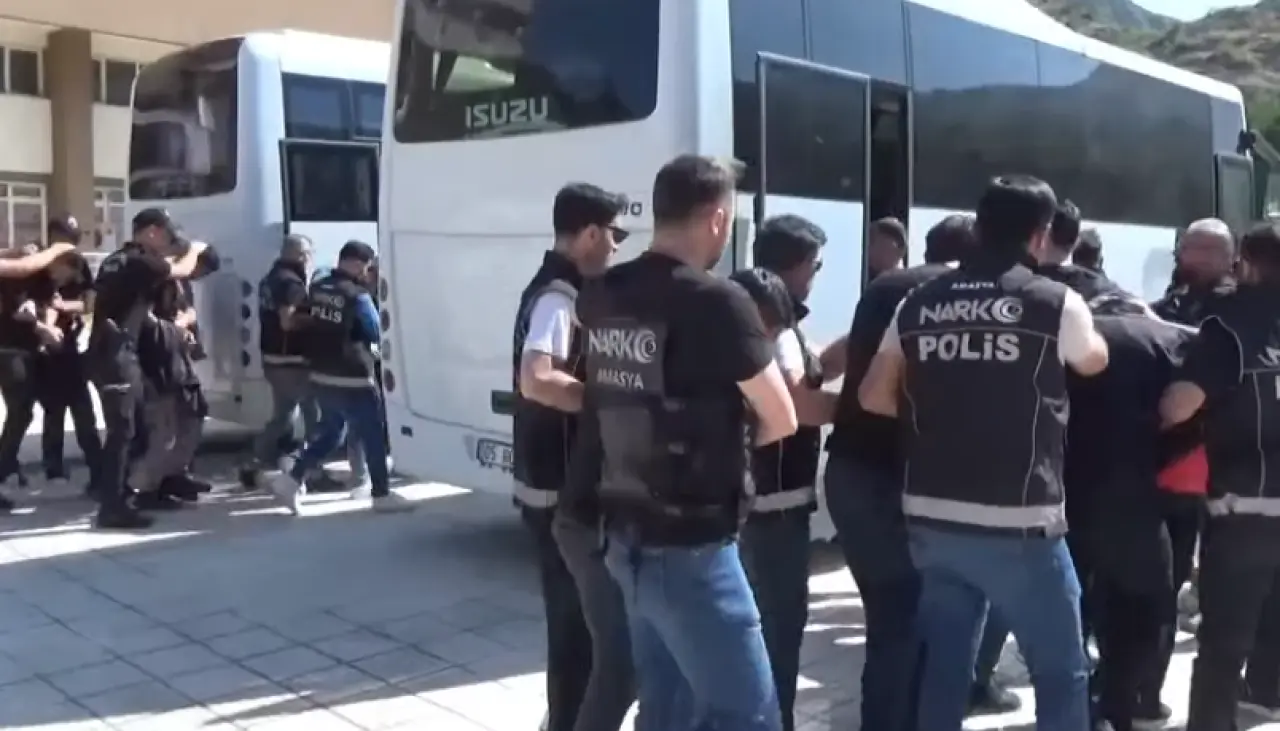 Amasya İl Emniyet Müdürlüğü’nden Uyuşturucu Operasyonu: 13 Şüpheli Tutuklandı! 5