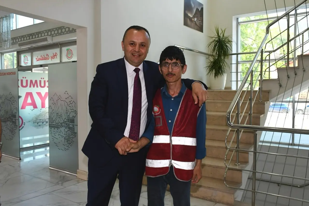 Başkan Sevindi, Amasya Belediyesi Çalışanlarıyla Bayramlaştı 1