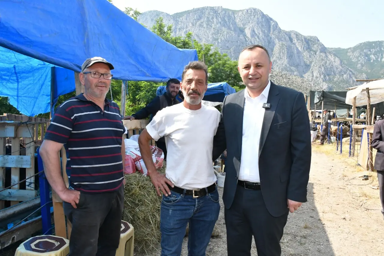 Başkan Turgay Sevindi Canlı Hayvan Pazarı’nı Ziyaret Etti 4