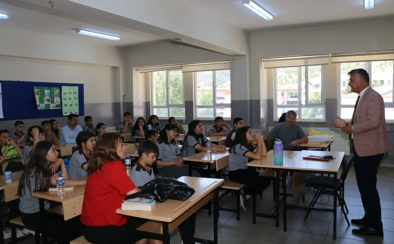 İl Millî Eğitim Müdürü Katipoğlu, “Kitabımı Tanıtıyorum” Etkinliğine Katıldı 2