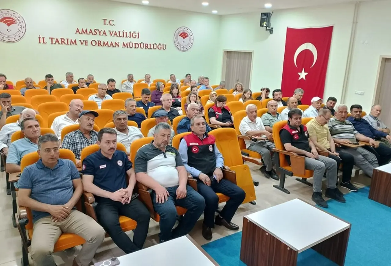 Amasya’da “Meyve Ağaçlarında Don Tehlikesi ve Önleme Yöntemleri” Toplantısı Düzenlendi 1