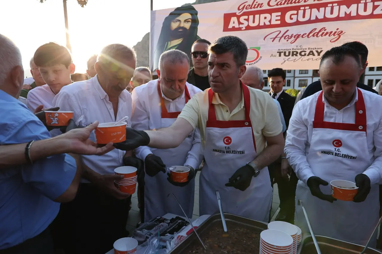 Amasya’da Muharrem Ayı Bereketi: Şehzadeler Gezi Yolu’nda Aşure İkramı 1