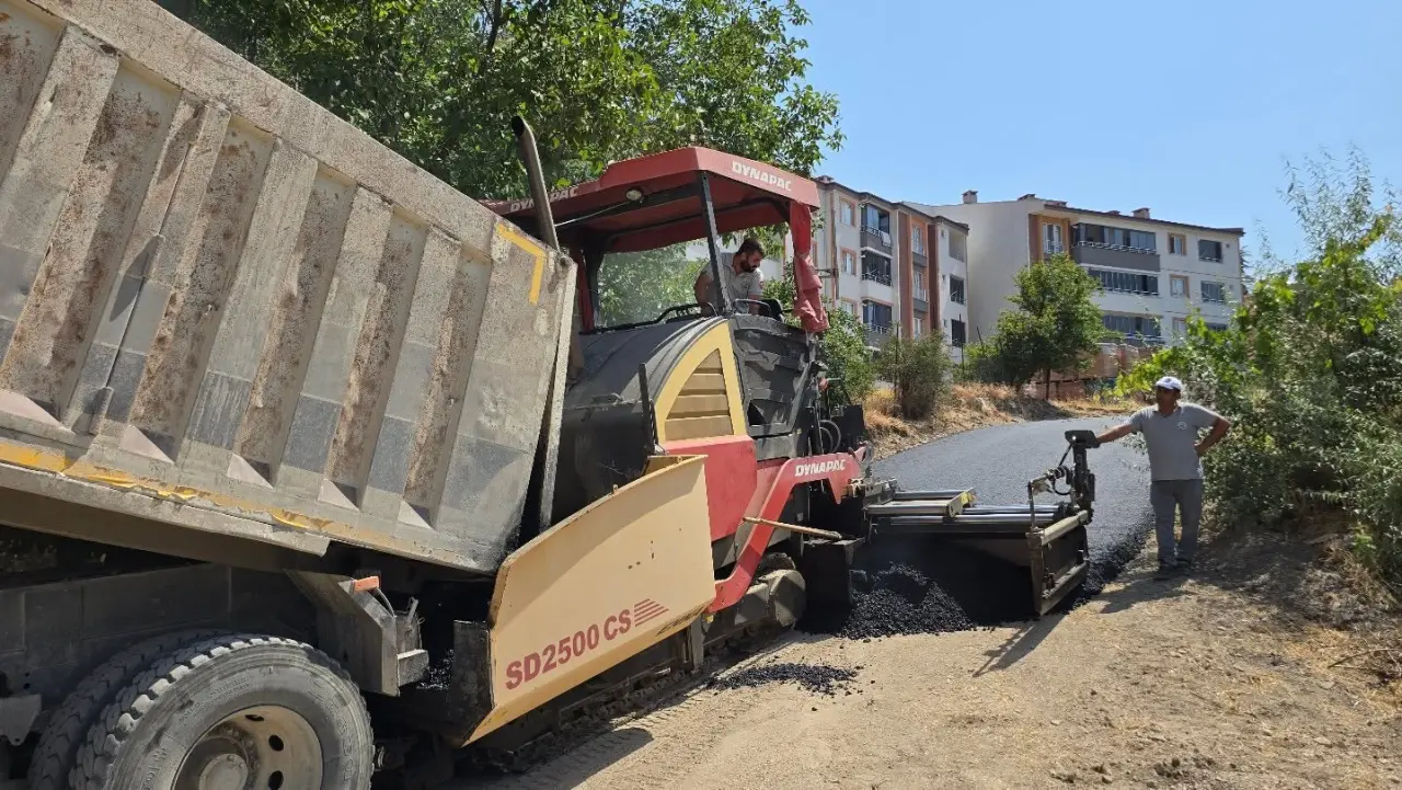 Pazar Mahallesi Nisa Sokak’ta Asfalt Seferberliği: Adım Adım Güzelleşiyoruz! 2