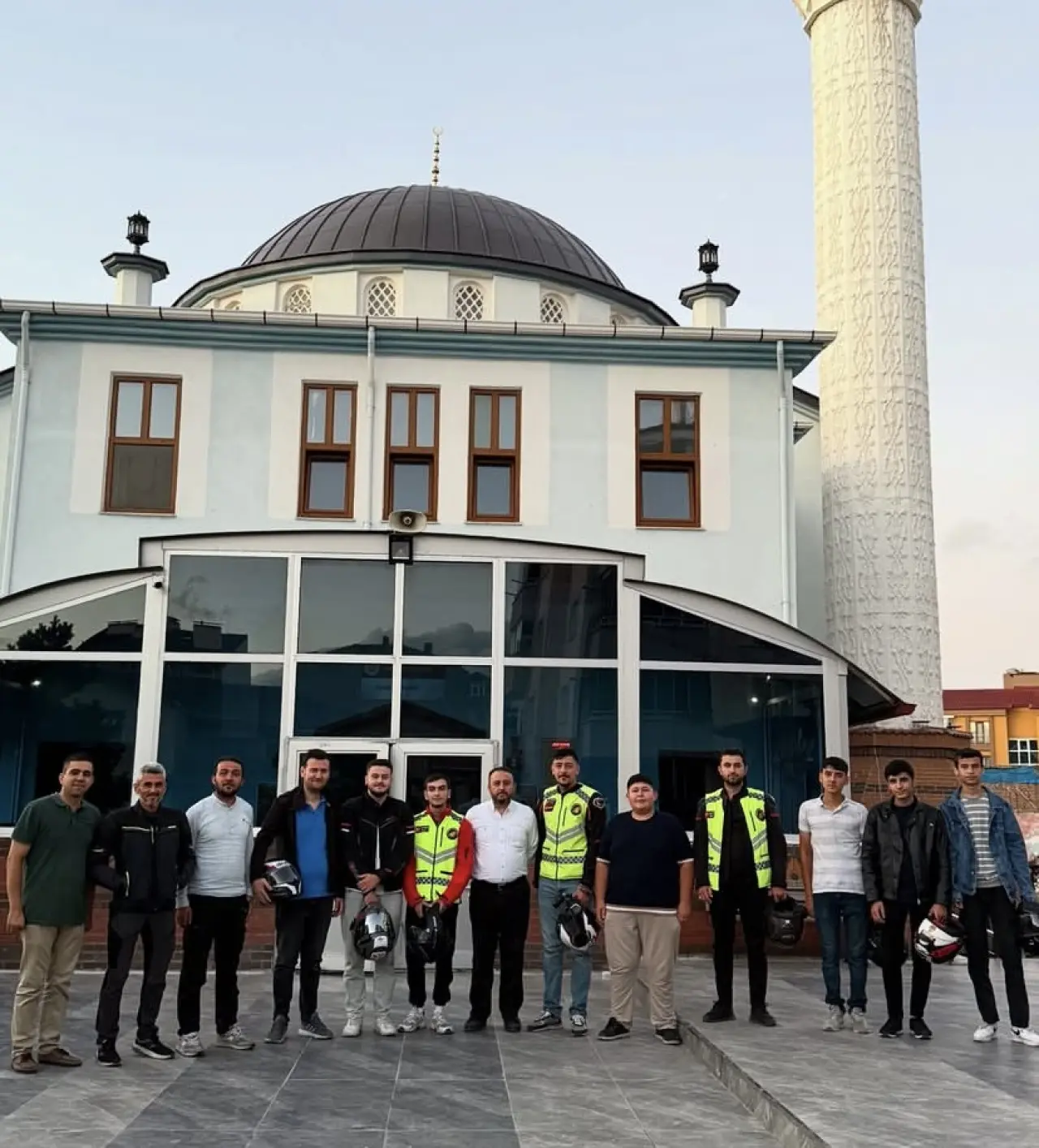 Merzifon Motosiklet Kulübü’nden Manevi Yolculuk: Sabah Namazında Buluştular 1
