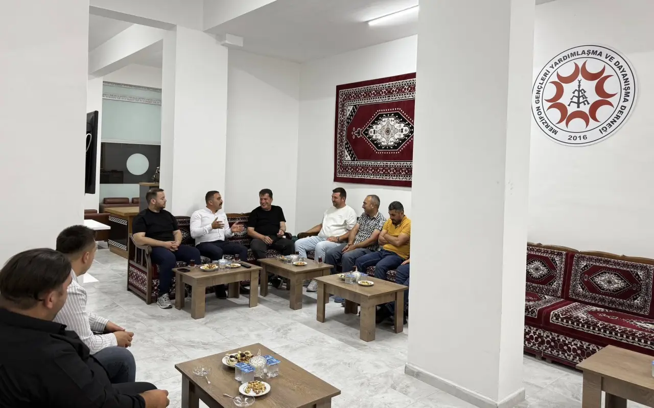 Merzifon Gençlerinden Grevdeki İşçilere Destek: “Bu Kapı Emeğe, Dayanışmaya ve Vicdana Açıktır” 3