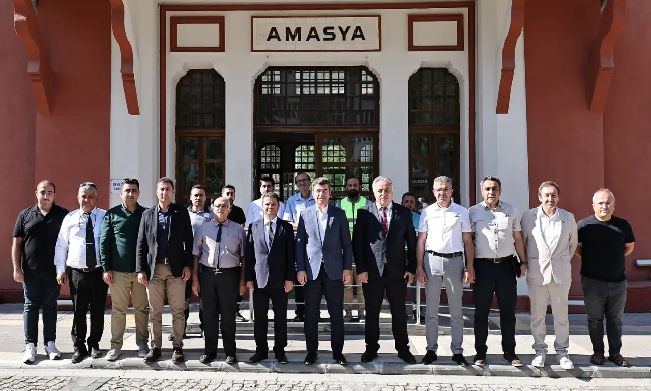 Amasya Valisi Önder Bakan’dan TCDD Amasya Gar Müdürlüğü’ne Ziyaret 3