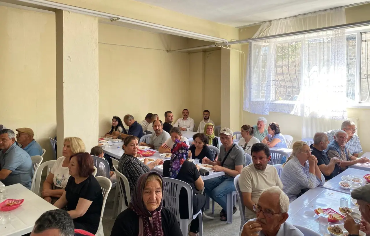 Merzifon’da Kerbela Matemi: Gençler Aşure Lokmasına Ortak Oldu 3