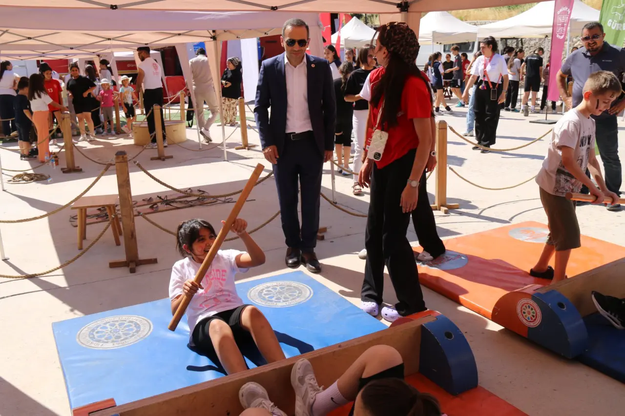 Amasya’da Oyun Tırı Coşkusu! 4
