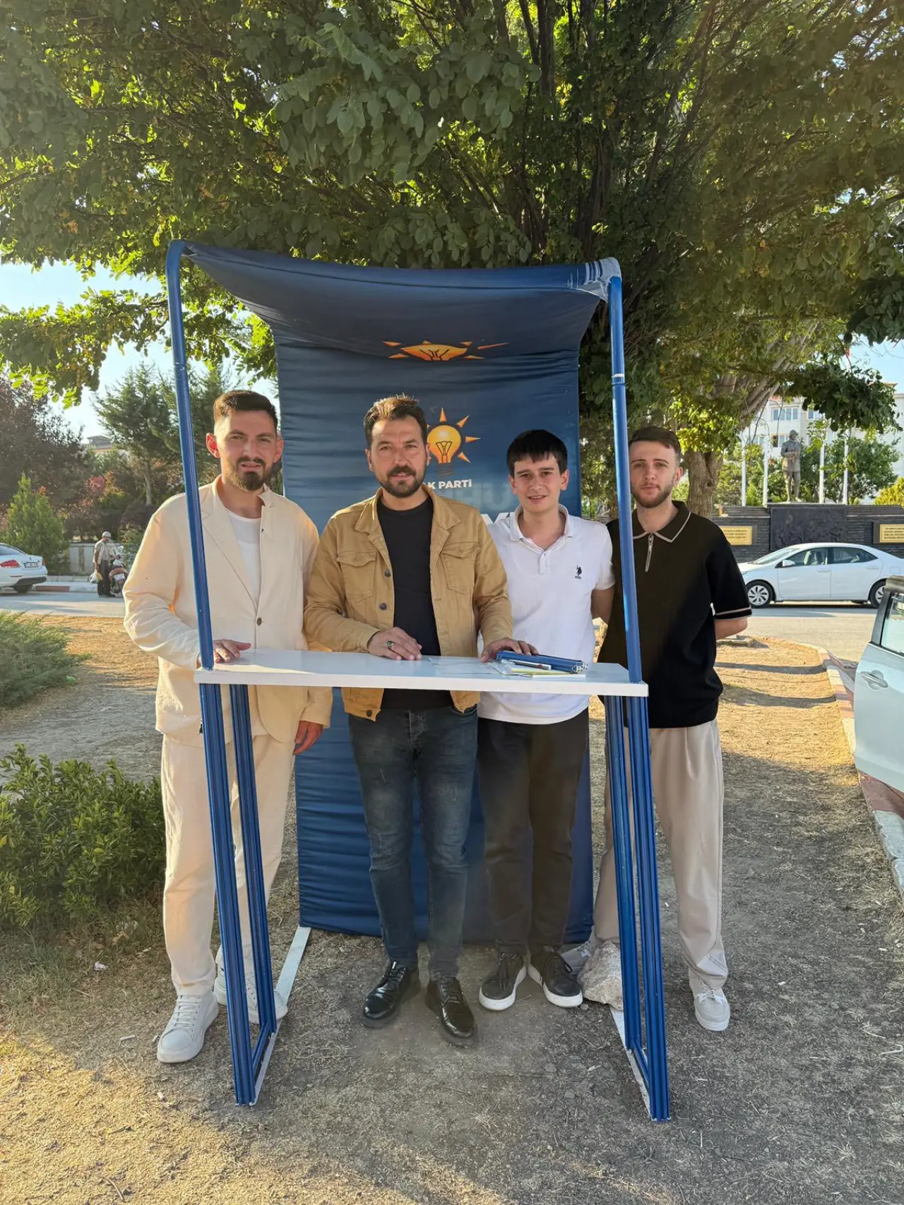 AK Parti Merzifon Gençlik Kolları, Üyelik İçin Perşembe Pazarı’nda Sahada 3