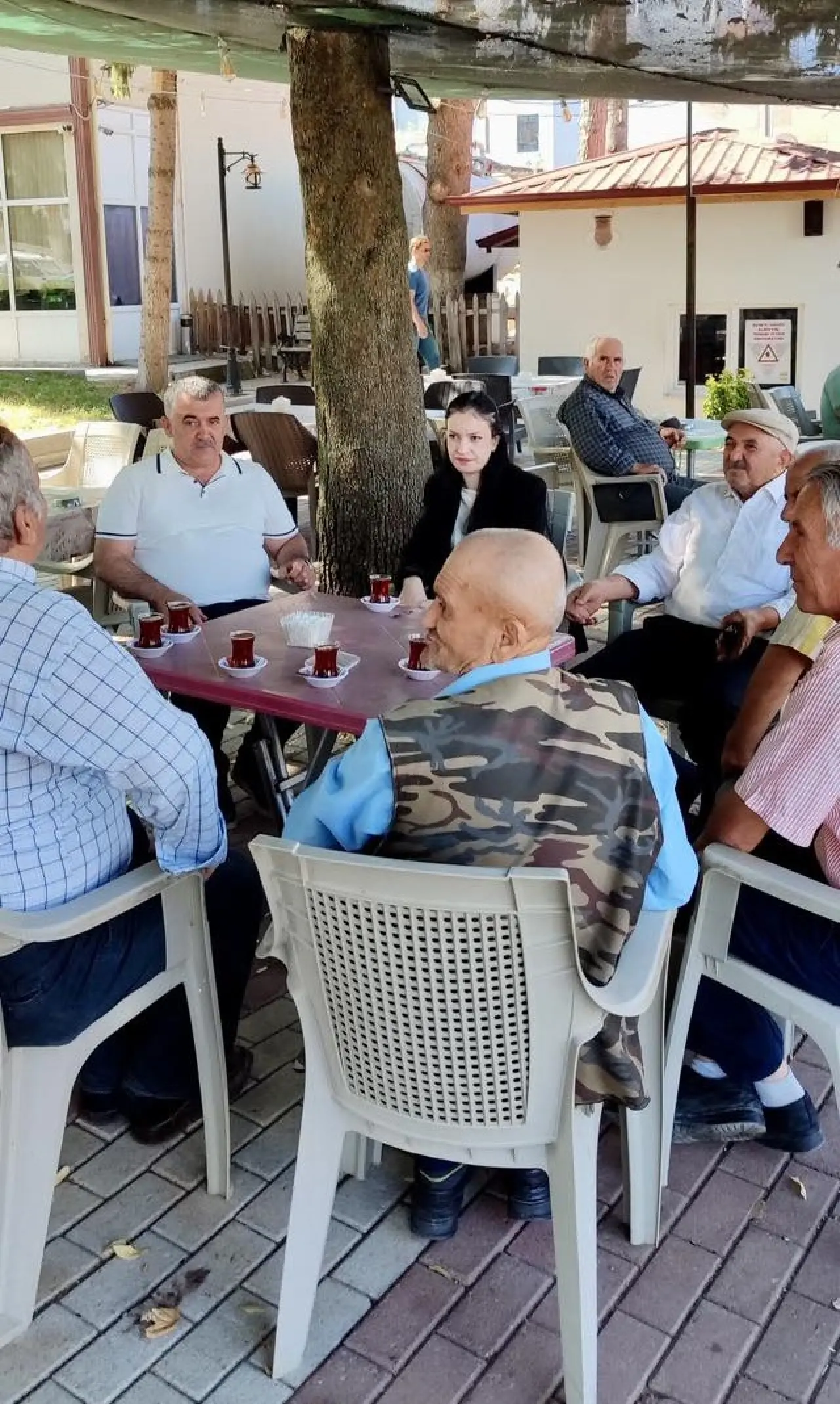 Hamamözü Kaymakamı Büşra Erdoğan Duramaz’dan Esnafa Veda Ziyareti 3