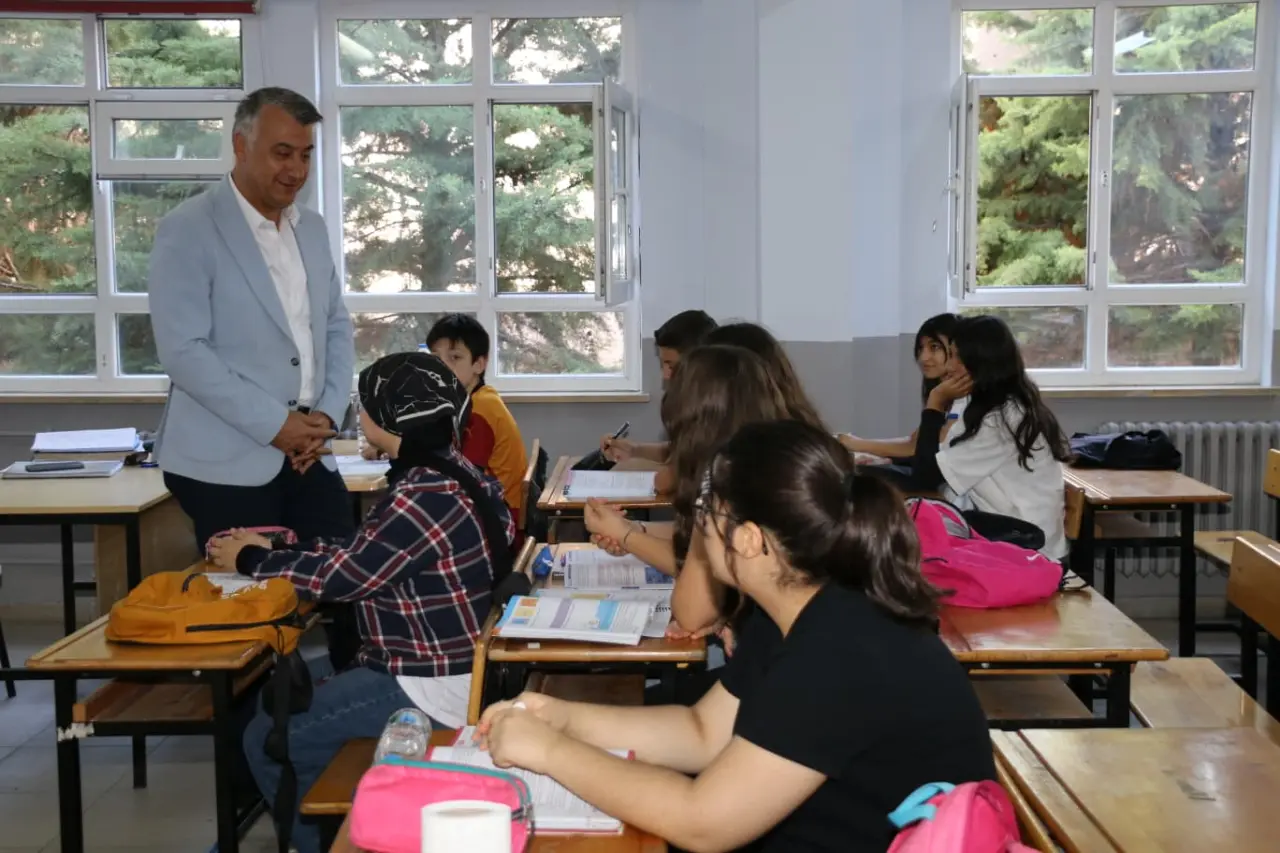 İl Millî Eğitim Müdürü Katipoğlu’ndan Çelebi Mehmet Ortaokulu'na Ziyaret 2