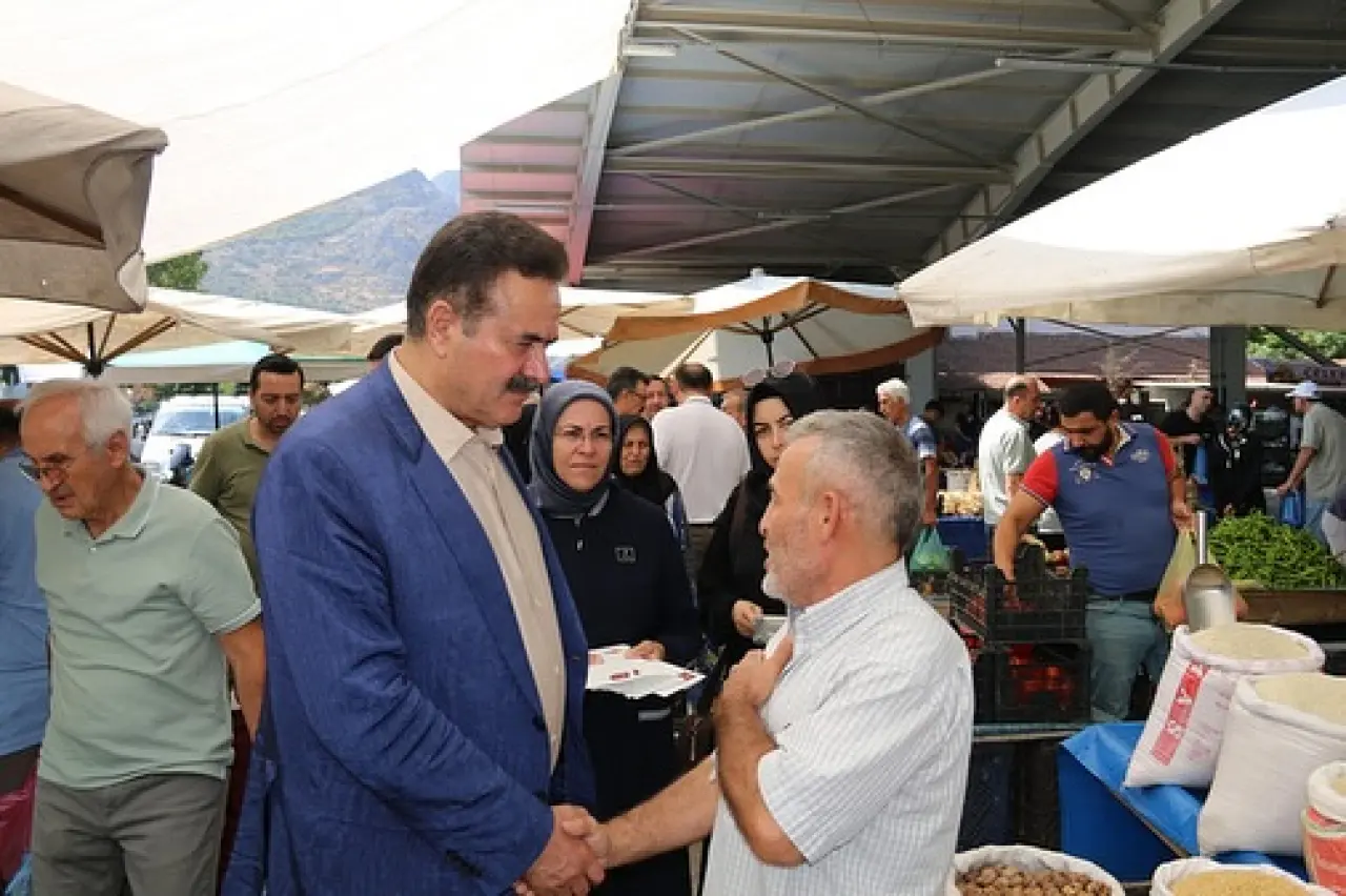 AK Parti Milletvekili Haluk İpek, Amasya Kapalı Pazar Yerinde Esnaflarla Buluştu 2