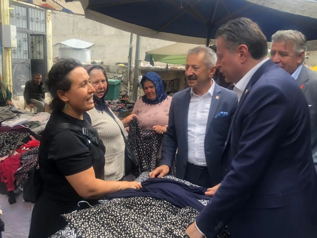 CHP'li Karagöz Zile'de Pazarcılar ve Esnafla Buluştu: "10 Ağustos’ta Meydanlardayız" 3