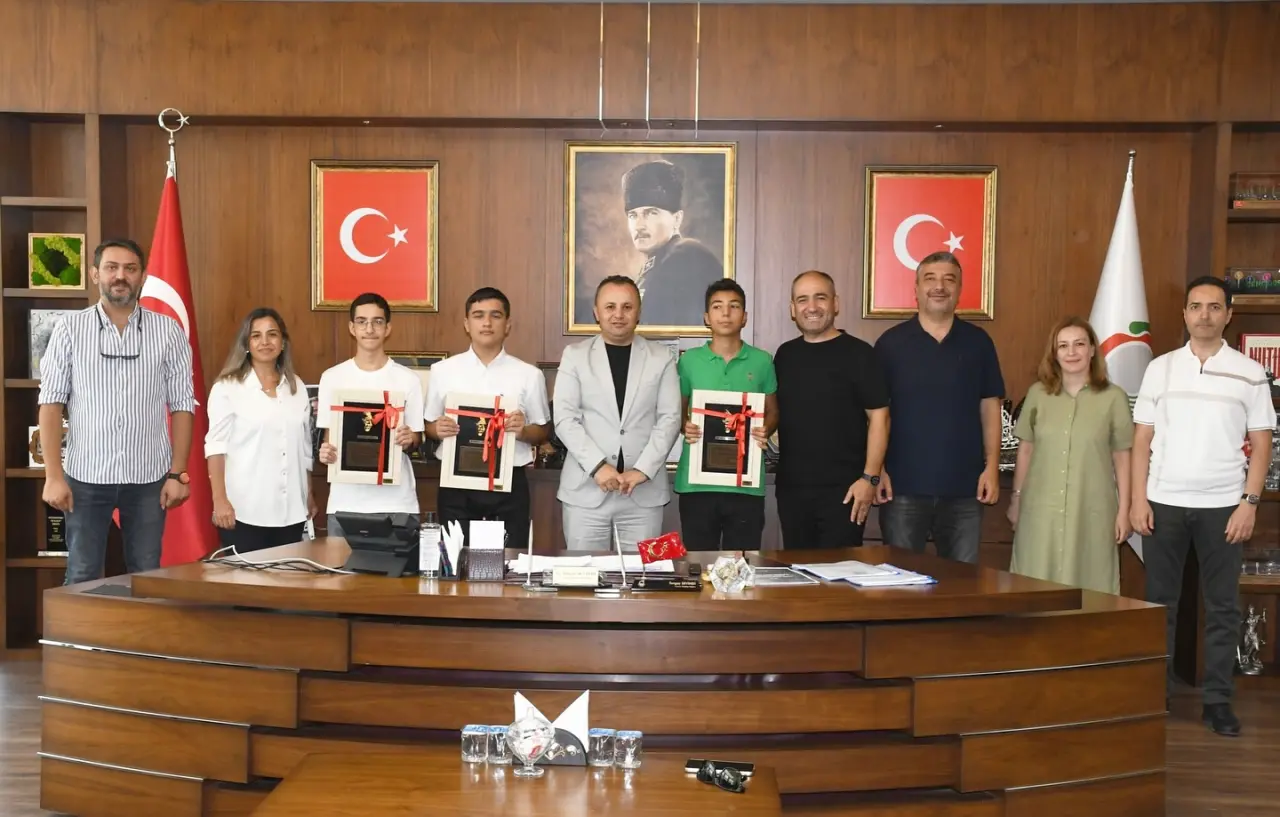Başkan Turgay Sevindi, LGS Türkiye Birincilerini Ağırladı 4
