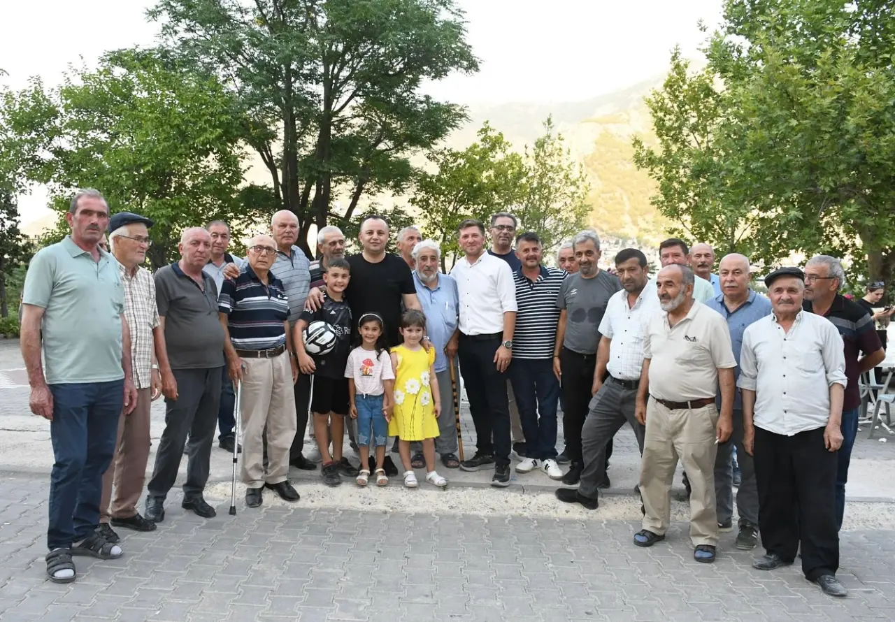 Başkan Turgay Sevindi, Şamlar Mahallesi’ni Ziyaret Etti: Talepler Yerinde Dinlendi 5