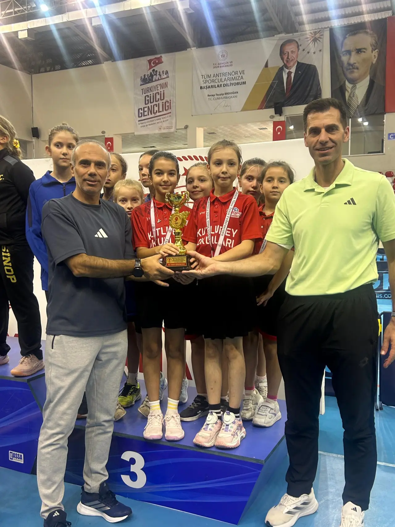 Amasya’da Minikler Masa Tenisi Heyecanı: Kutlubey Okulları Türkiye Finallerinde 4