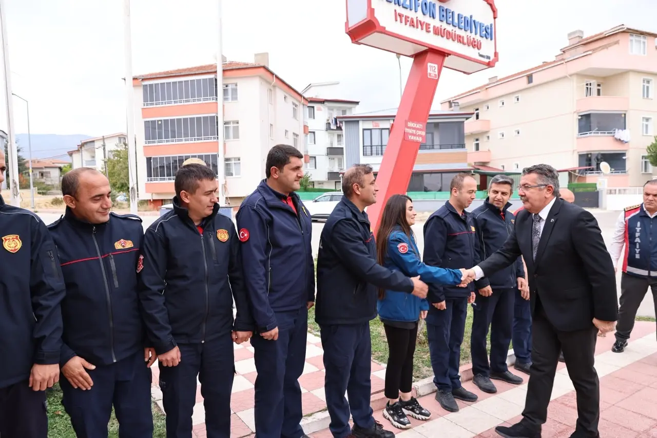 Haftalarını Pasta Keserek Kutladılar! 1