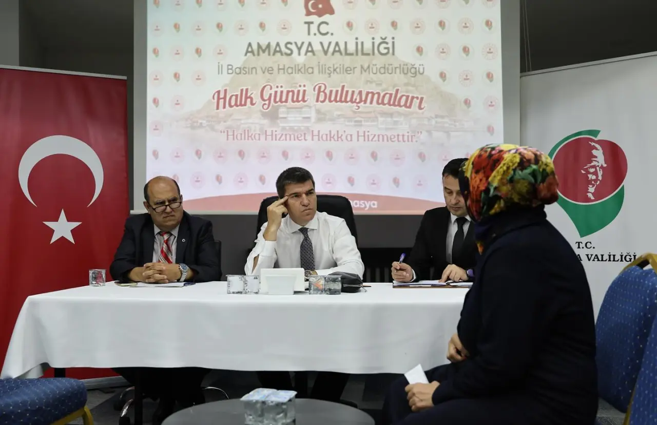 Amasya Valisi Önder Bakan, Halk Günü Toplantısında Vatandaşlarla Buluştu 4
