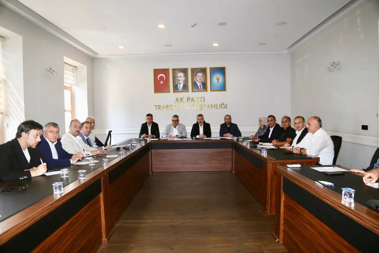 Milletvekili Hasan Çilez’den Trabzon’da İstişare ve Değerlendirme Toplantısı 3