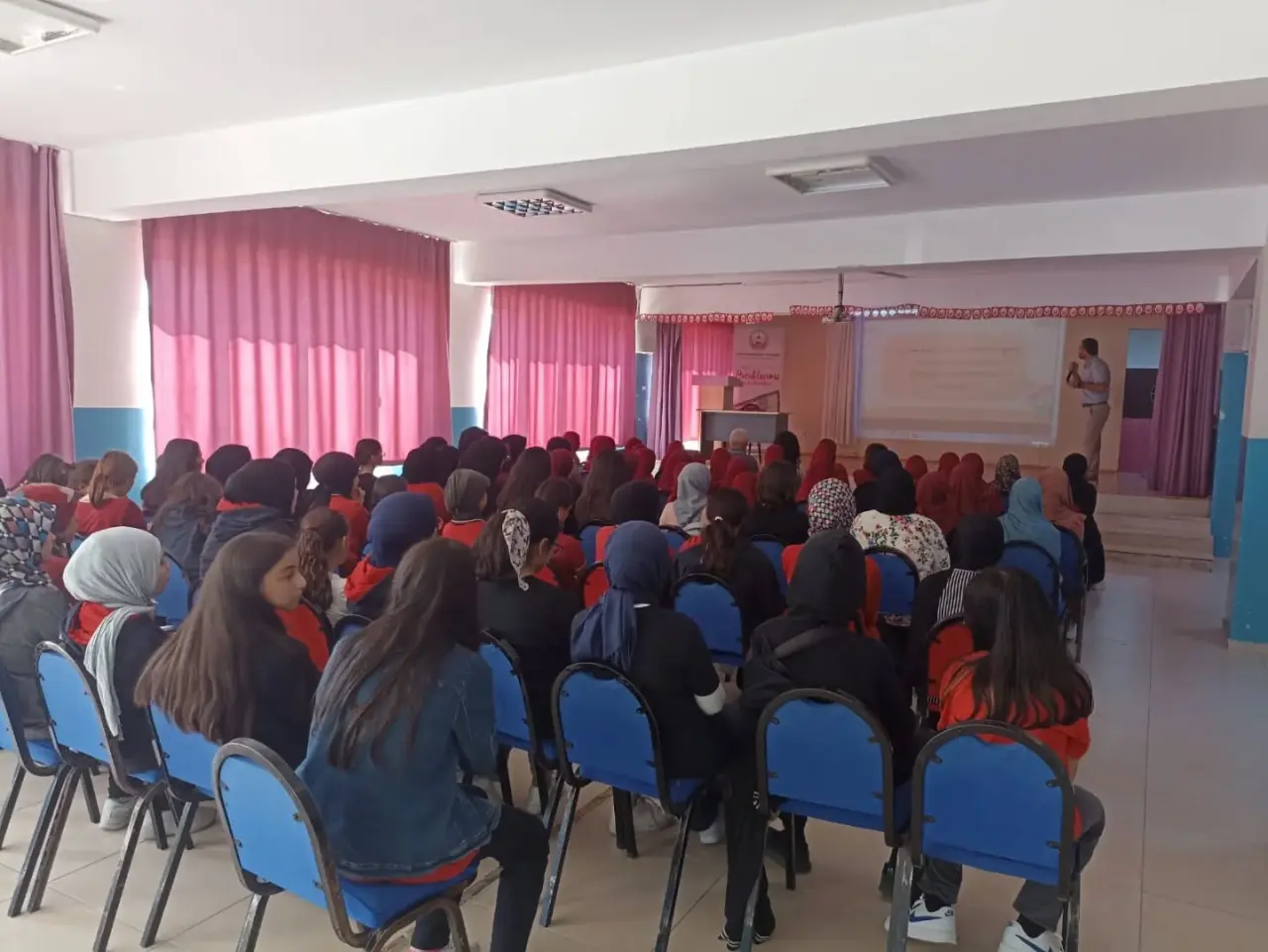 Merzifon’da Öğrencilere Peygamberimiz ve Aile Ahlâkı Konferansı 3