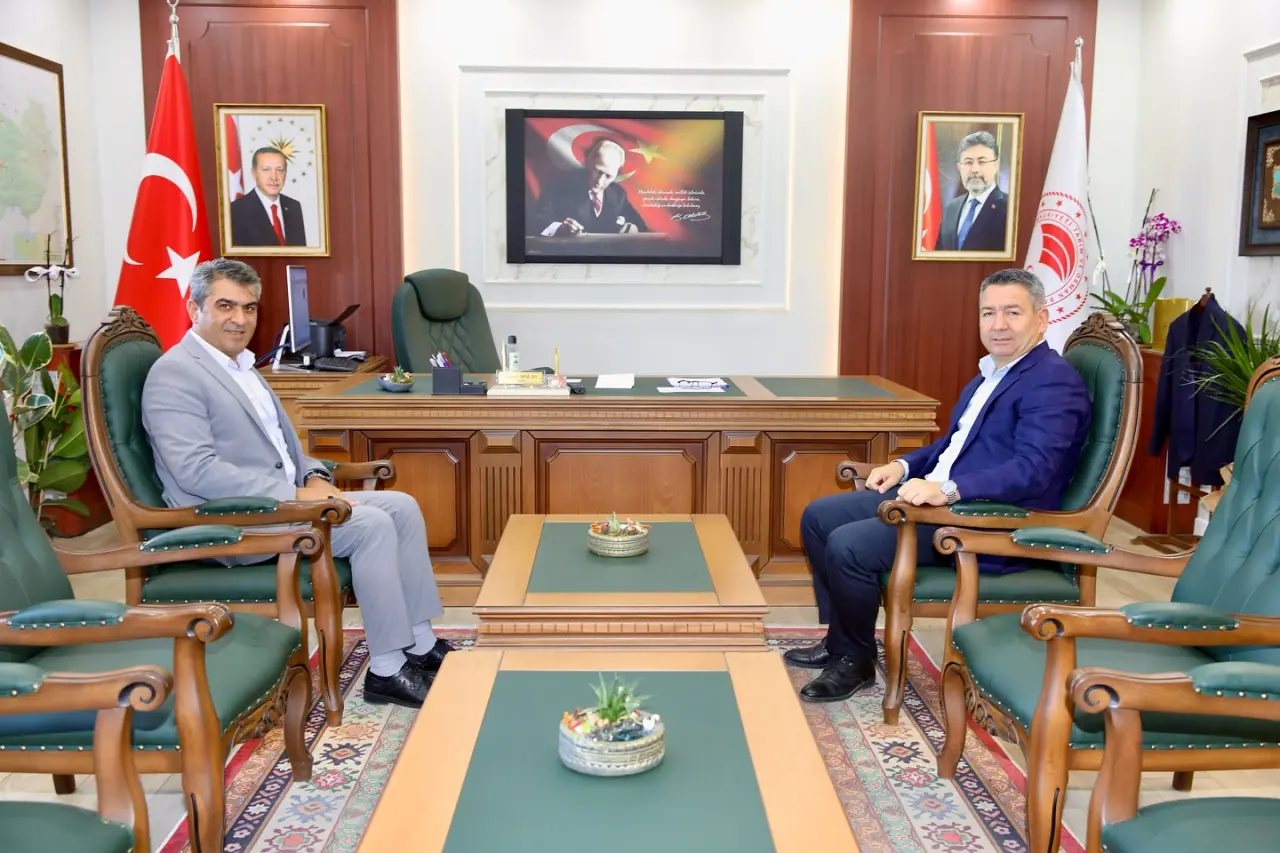 Başkan Rıfat Uzun’dan Amasya’da Yoğun Ziyaret Trafiği 3