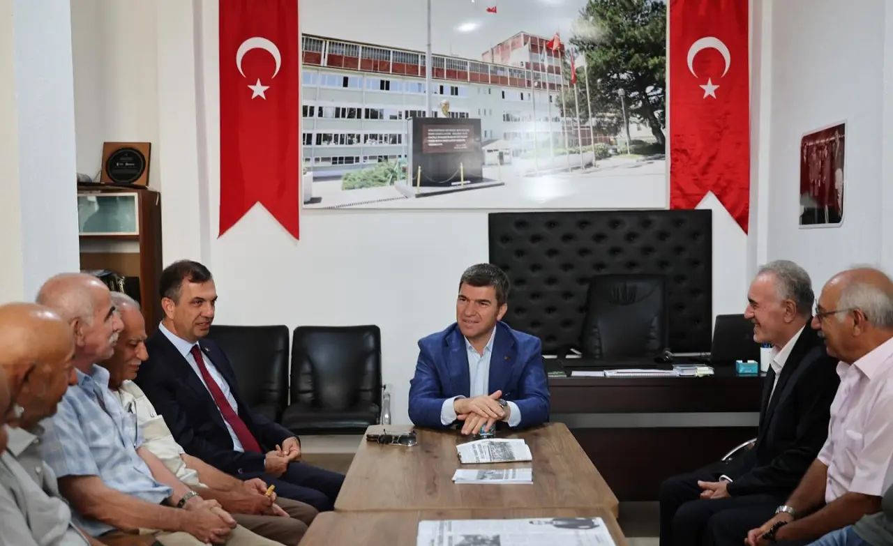 Amasya Valisi Bakan, Suluova’da Şeker Fabrikası Emeklileriyle Buluştu 1